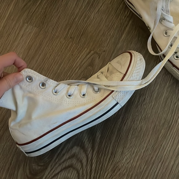 White converse - Picture 2 of 5